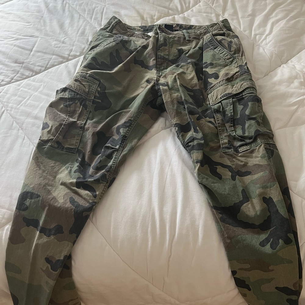 Gap flex Camo Cargo Pants